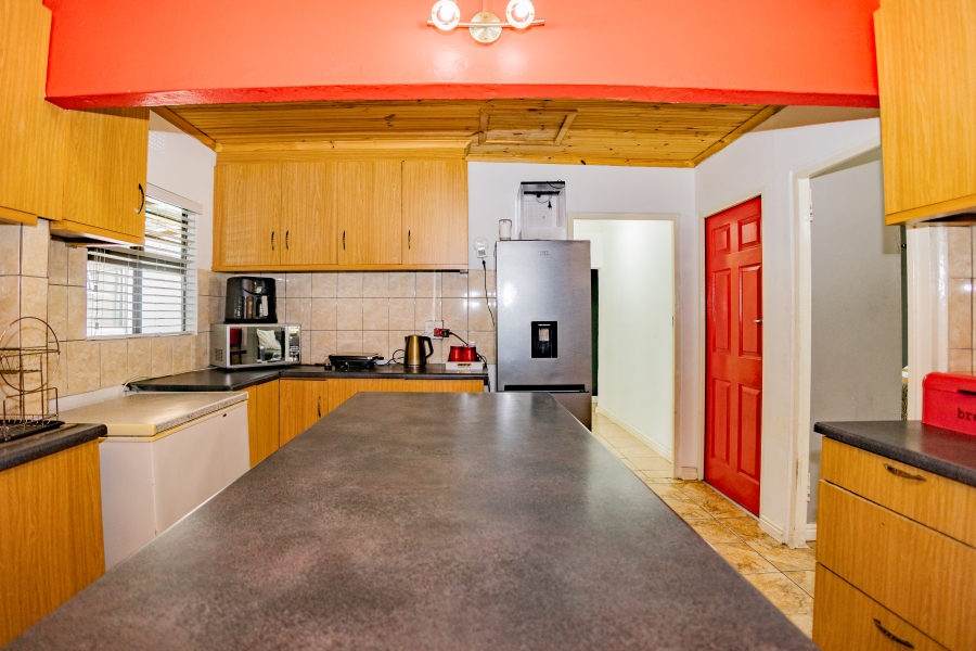 3 Bedroom Property for Sale in Uitsig Western Cape